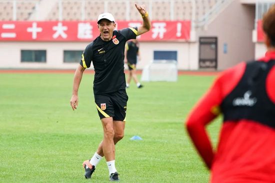 首周票房近10亿，11天超《美人鱼》33.