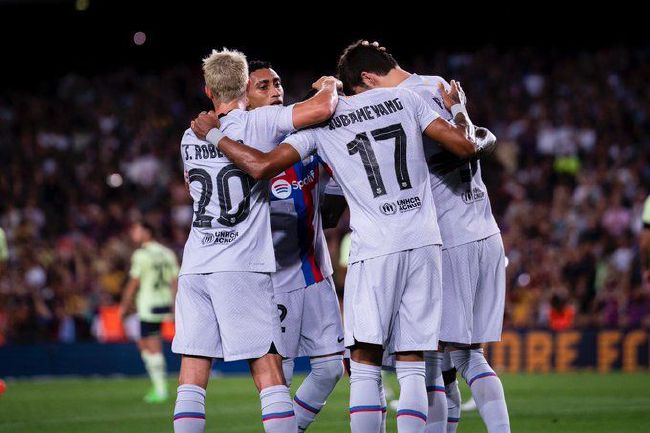 金东旭在入伍前表示：“我会努力履行国防义务，以更加成熟的姿态回到大家面前。