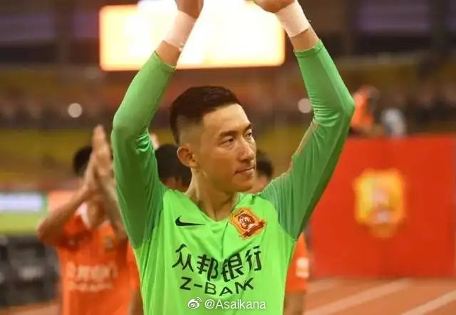 ”长影集团党委书记、董事长庄严则用诗意的语言诠释了这场相逢：“电影是流动的光影，邮轮是流动的岛屿。