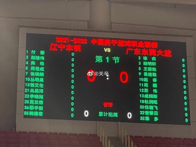 金贤重通过其个人网站公开了自己的正式日程、拍摄现场、其他非公开照片等，试图从多方面与粉丝沟通。